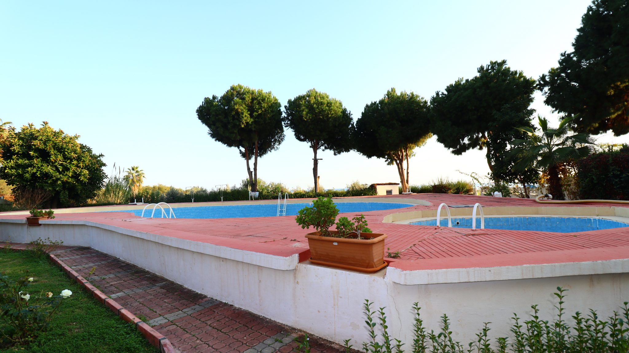 Mersin Erdemli Kocahasanlı  Akarsu Sitesi Satılık 1+1 Daire 