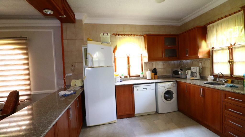 MERSİN ERDEMLİ KARGIPINARI SÖRF SİTESİ SATILIK 4+1 VİLLA