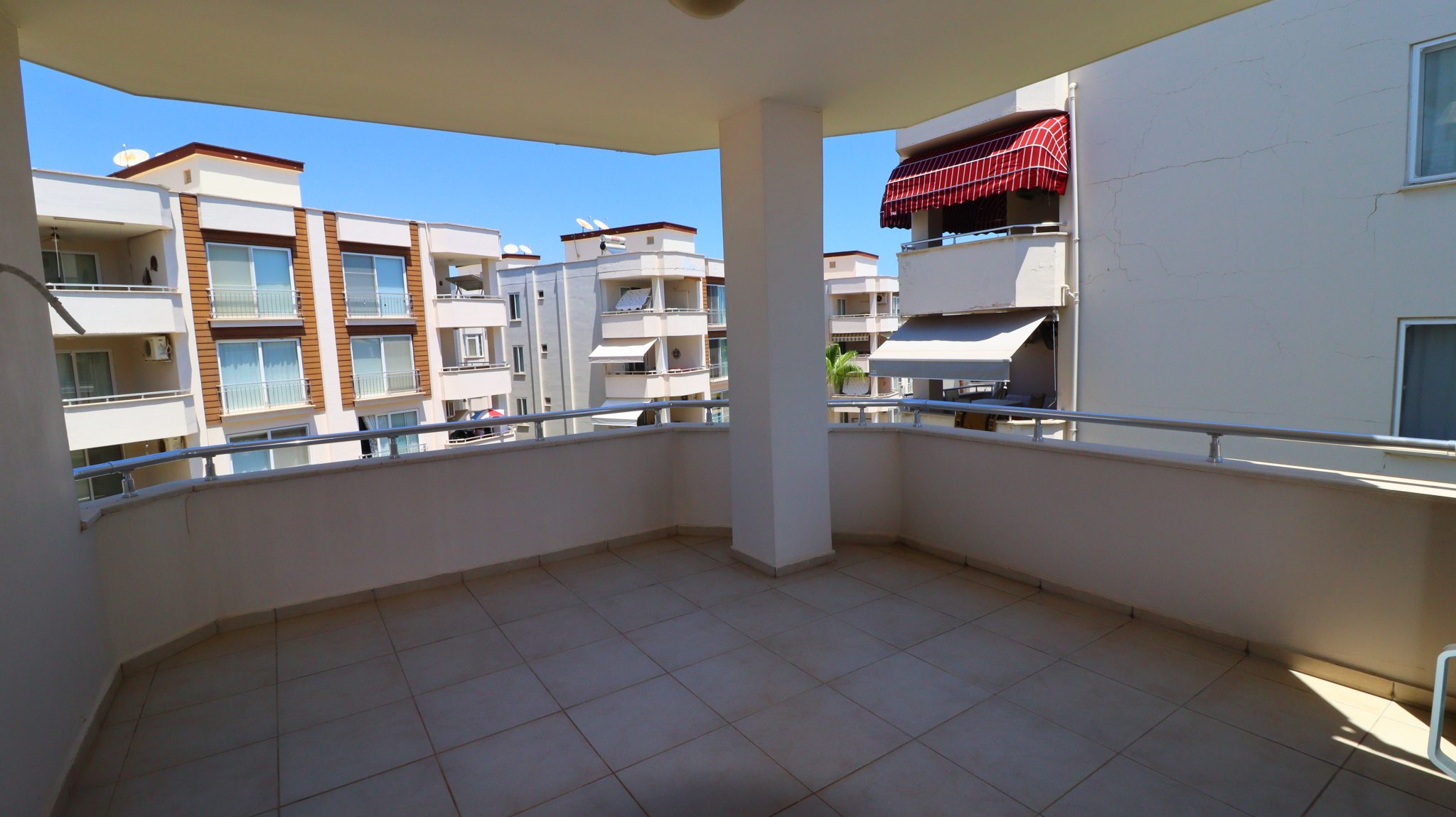Mersin Erdemli Kumkuyu Altın Portakal Sitesi Eşyalı Satılık 2+1 Lüks Daire