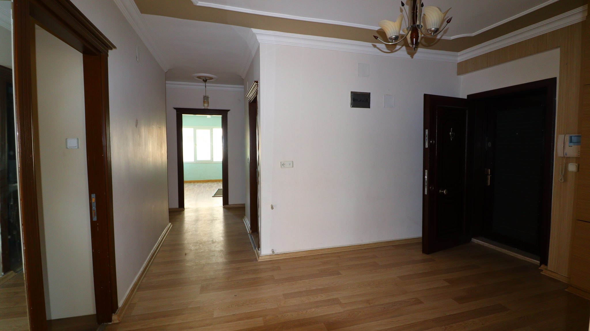 Mersin Erdemli Merkez Şenler 4 Acil Satılık 3+1 Bakımlı Daire