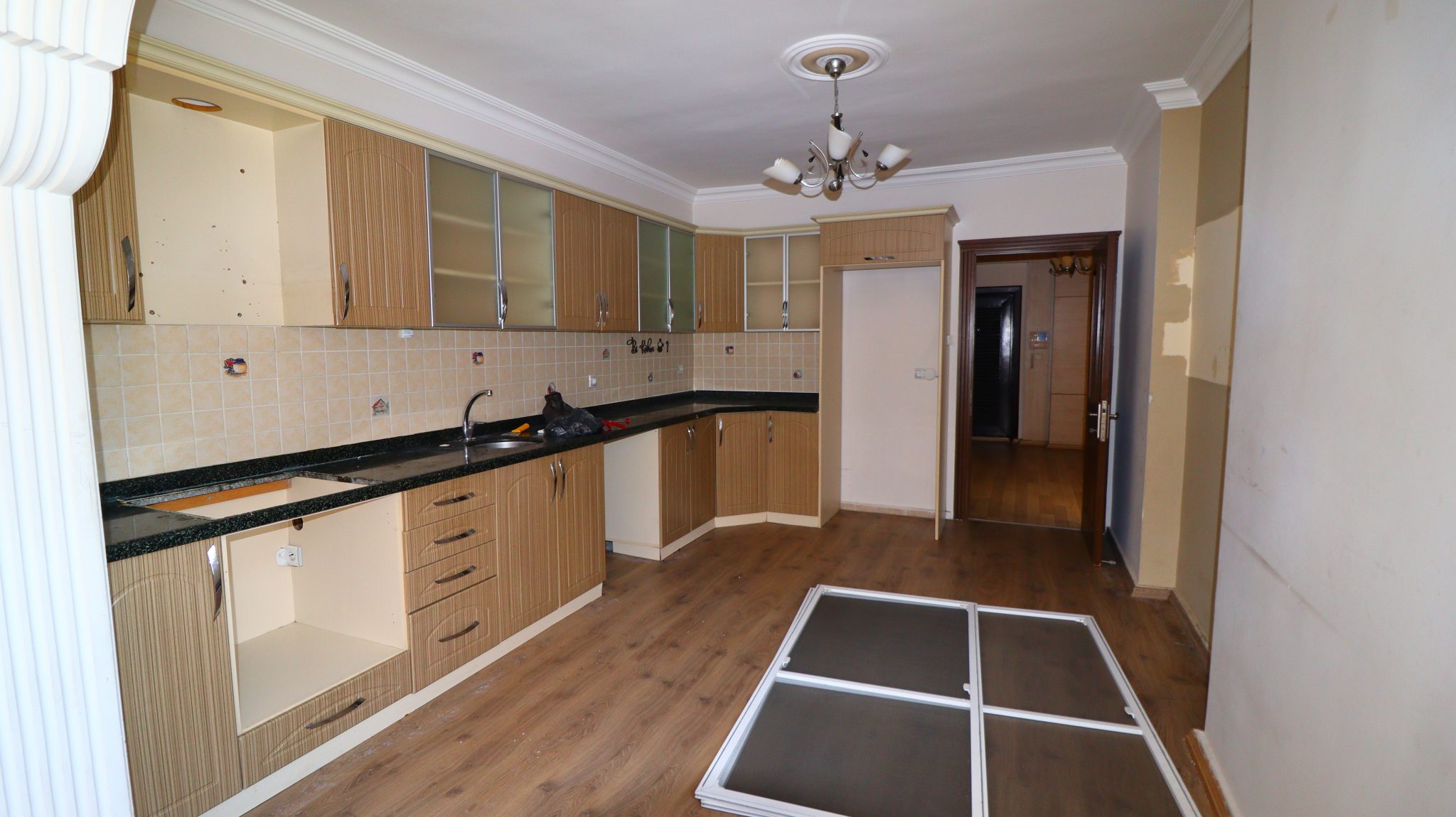 Mersin Erdemli Merkez Şenler 4 Acil Satılık 3+1 Bakımlı Daire