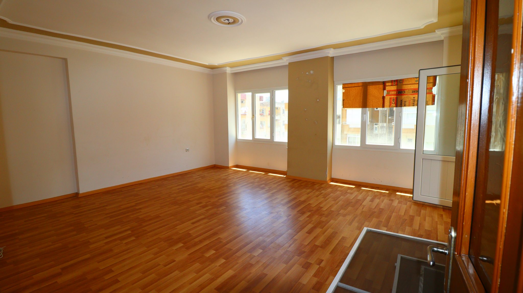 Mersin Erdemli Merkez Şenler 4 Acil Satılık 3+1 Bakımlı Daire