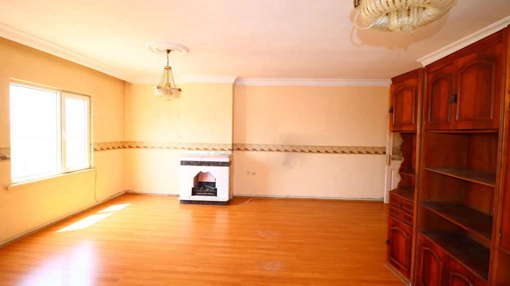 Mersin Pozcu Platin Mağazası Karşısı Satılık 3+1 Bağımsız Mutfak Daire