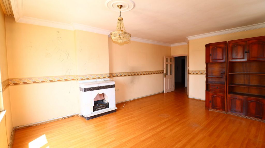 Mersin Pozcu Platin Mağazası Karşısı Satılık 3+1 Bağımsız Mutfak Daire