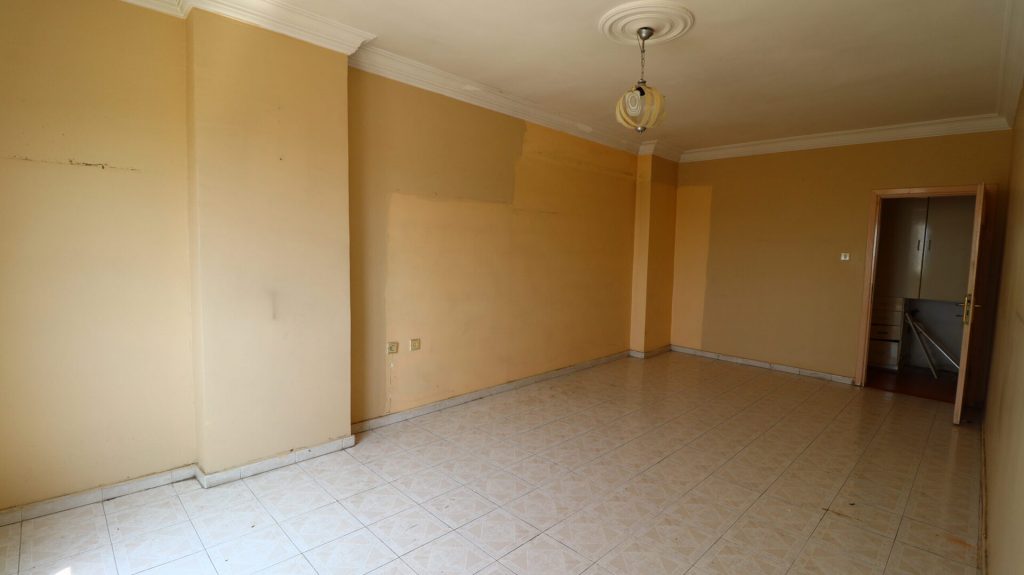 Mersin Pozcu Platin Mağazası Karşısı Satılık 3+1 Bağımsız Mutfak Daire