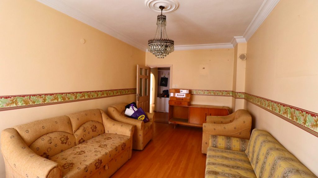 Mersin Pozcu Platin Mağazası Karşısı Satılık 3+1 Bağımsız Mutfak Daire