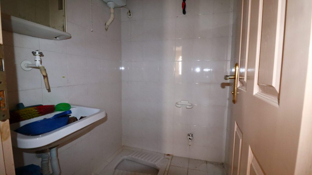 Mersin Pozcu Platin Mağazası Karşısı Satılık 3+1 Bağımsız Mutfak Daire