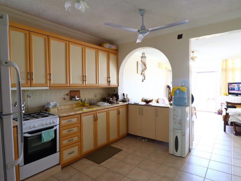 Mersin Erdemli Erciyes Sitesi Deniz Manzaralı  Satılık 2+1 Bahçe Katı Daire
