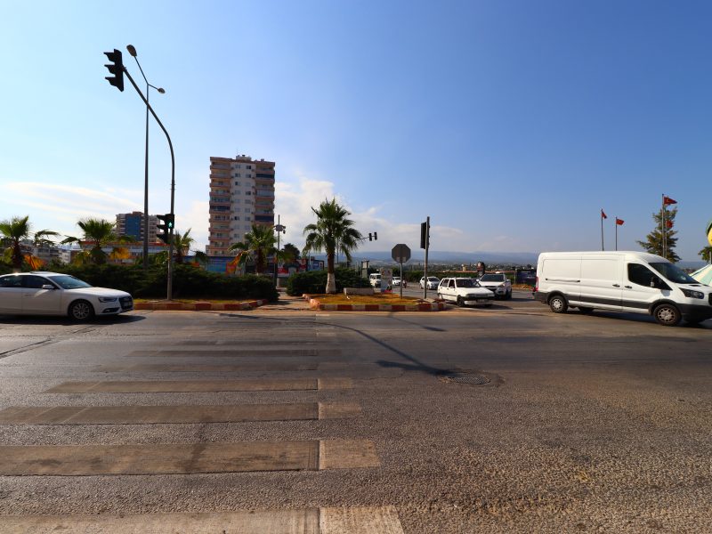Mersin Erdemli Alata Mahallesi D 400 Ana Yola Sıfır Satılık Dükkan