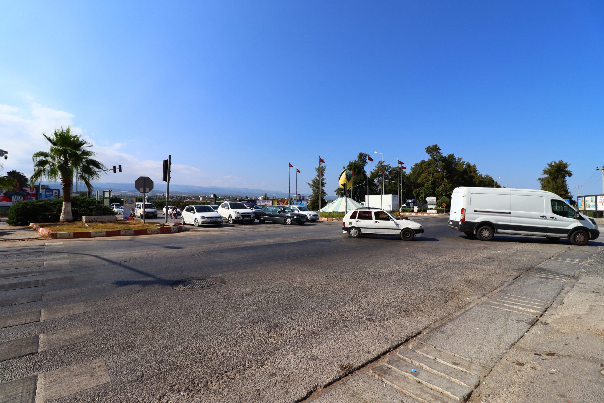 Mersin Erdemli Alata Mahallesi D 400 Ana Yola Sıfır Satılık Dükkan