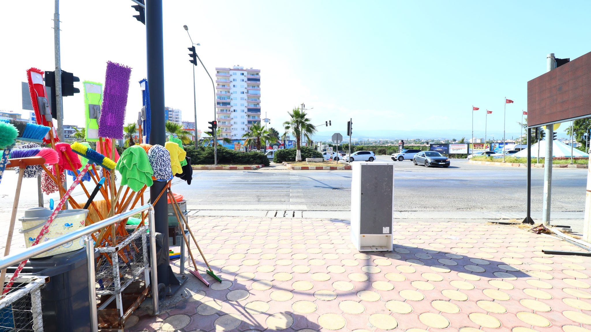 Mersin Erdemli Alata Mahallesi D 400 Ana Yola Sıfır Satılık Dükkan