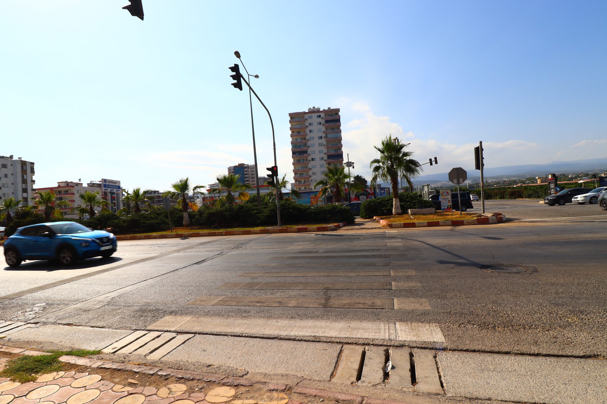 Mersin Erdemli Alata Mahallesi D 400 Ana Yola Sıfır Satılık Dükkan
