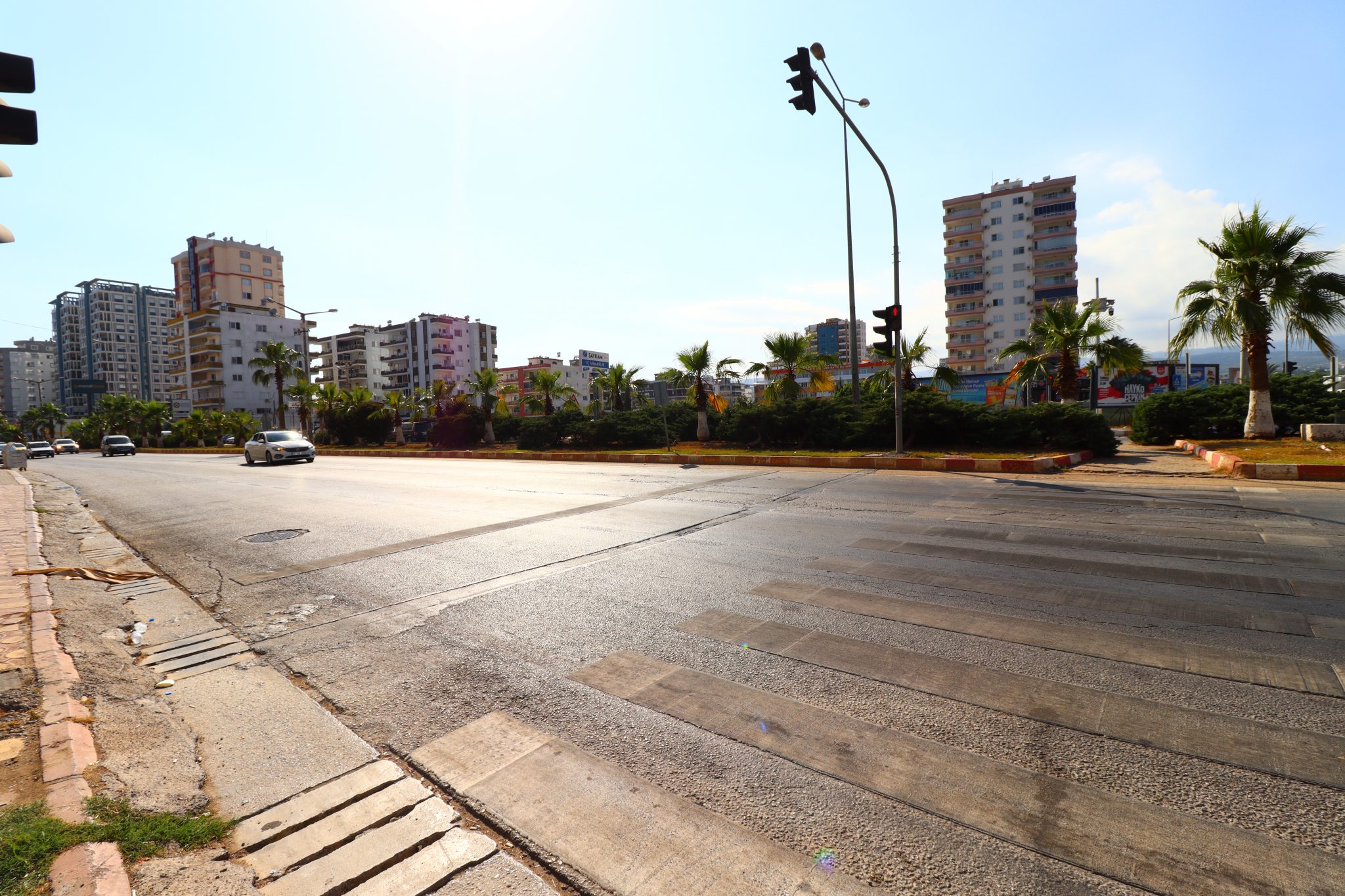 Mersin Erdemli Alata Mahallesi D 400 Ana Yola Sıfır Satılık Dükkan