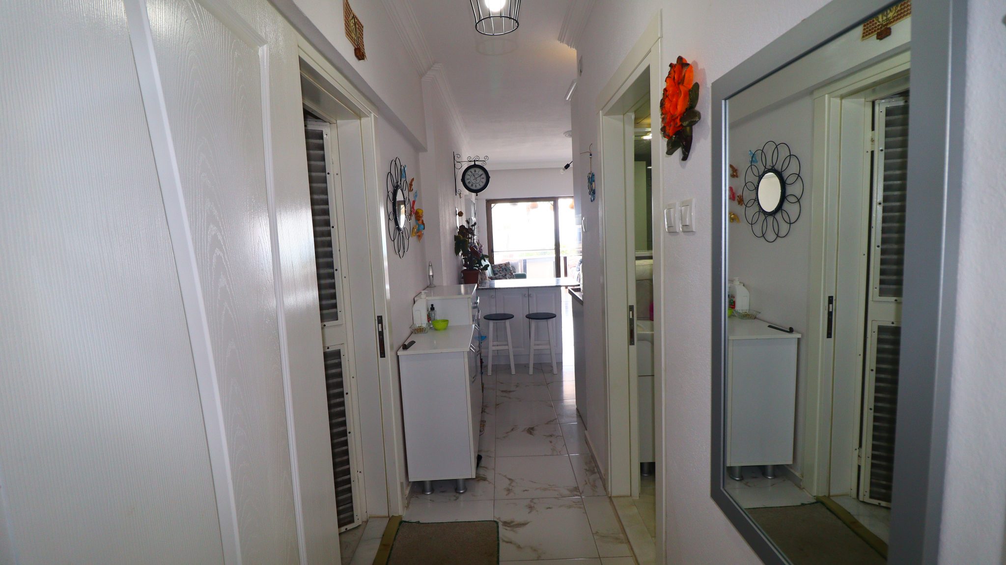 Mersin Erdemli Gondola Holiday Complex Möblierte 1+1 Wohnung zu verkaufen