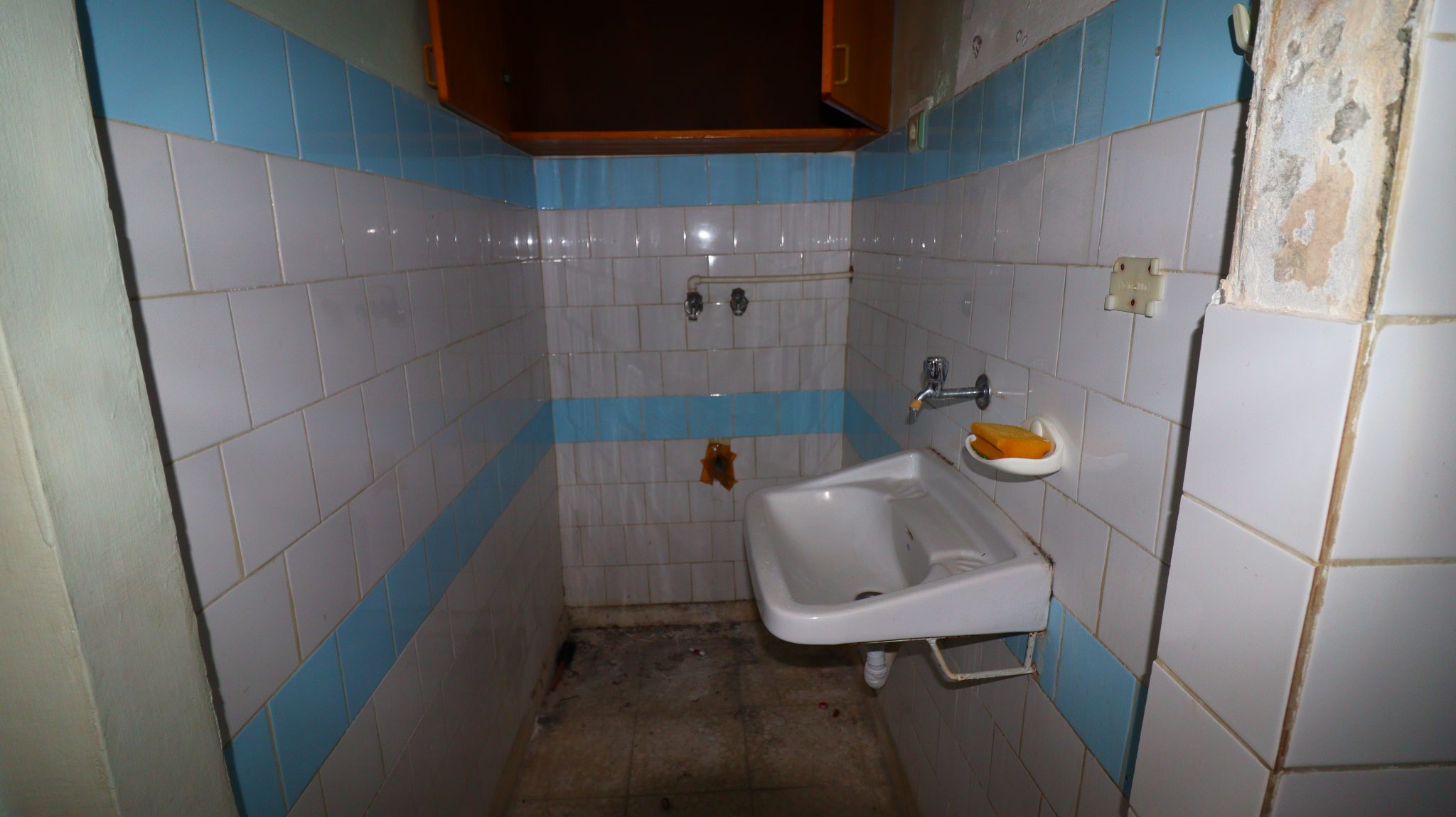 Mersin Erdemli Center 1.Beach Road 2+1 Independent Kitchen Flat For Sale