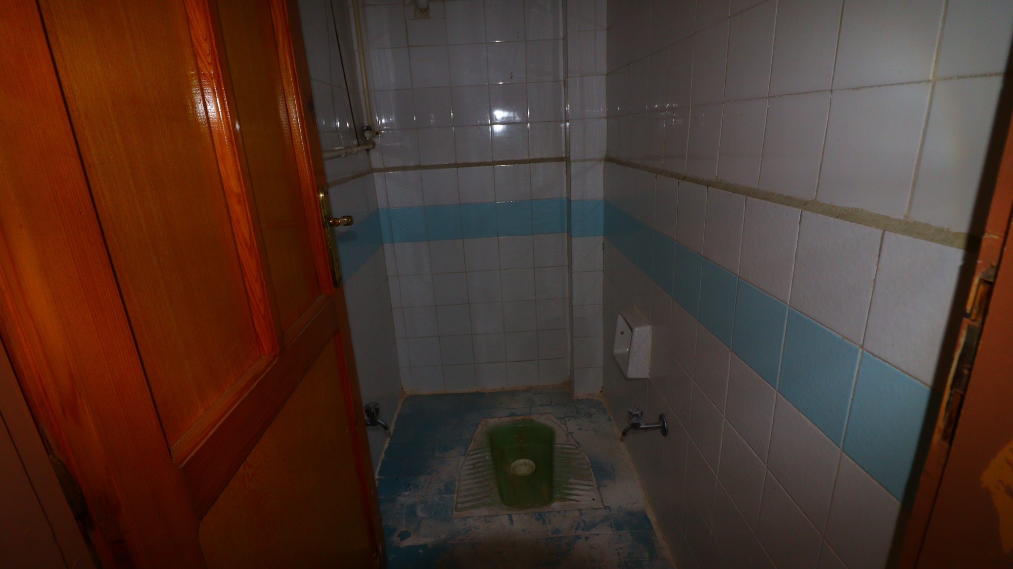 Mersin Erdemli Center 1.Beach Road 2+1 Independent Kitchen Flat For Sale