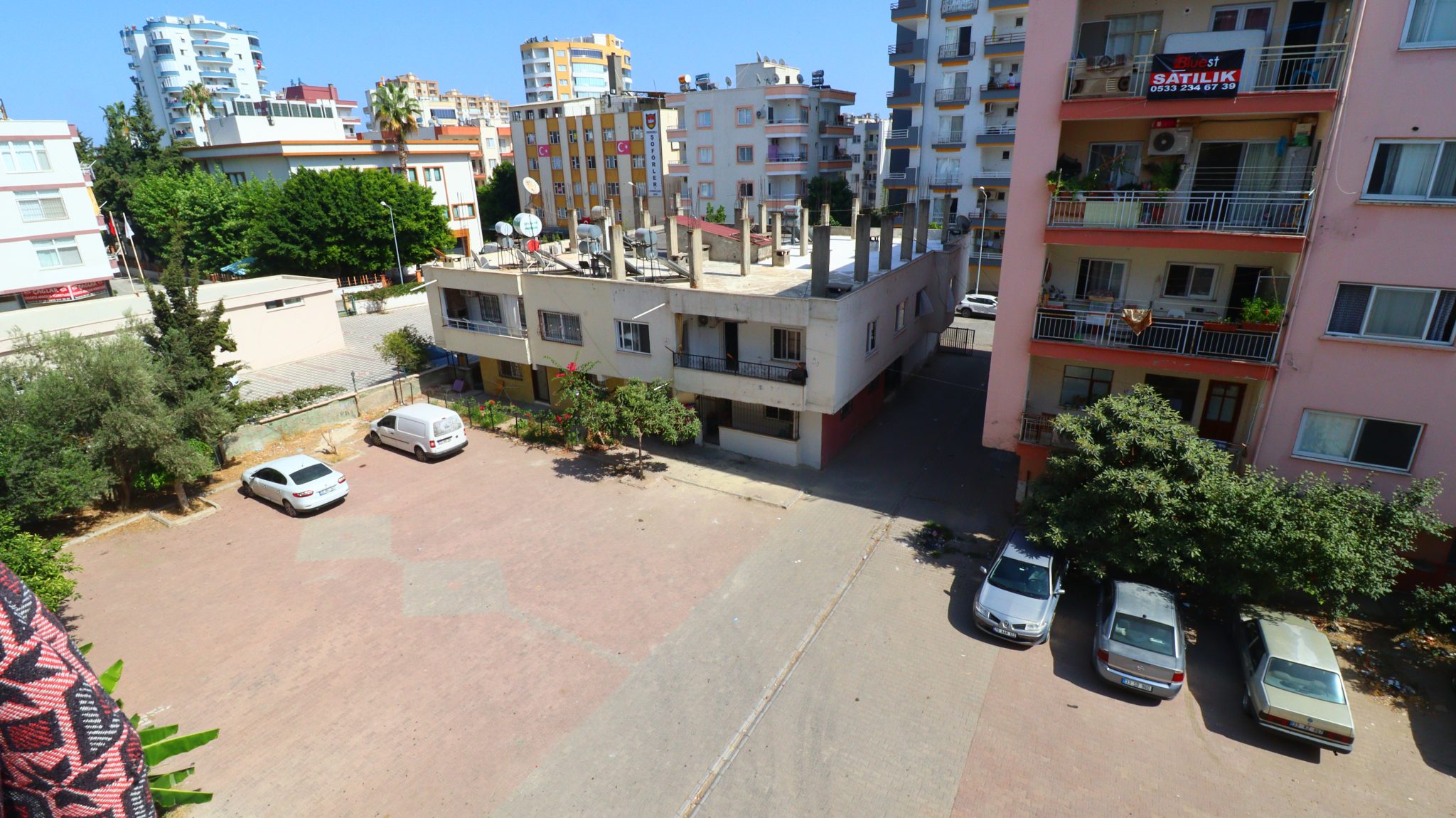 Mersin Erdemli Center 1.Beach Road 2+1 Independent Kitchen Flat For Sale