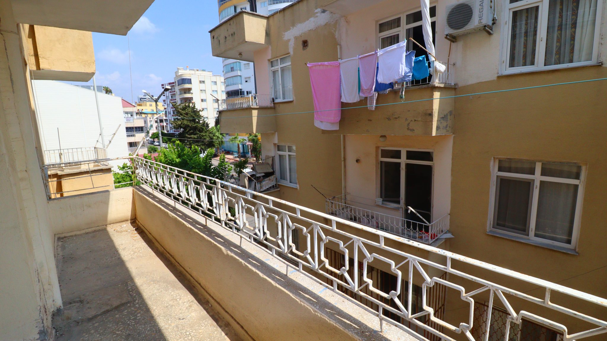 3+1 Flat for Sale in Mersin Erdemli Merkez District, 100 Meters to the Sea
