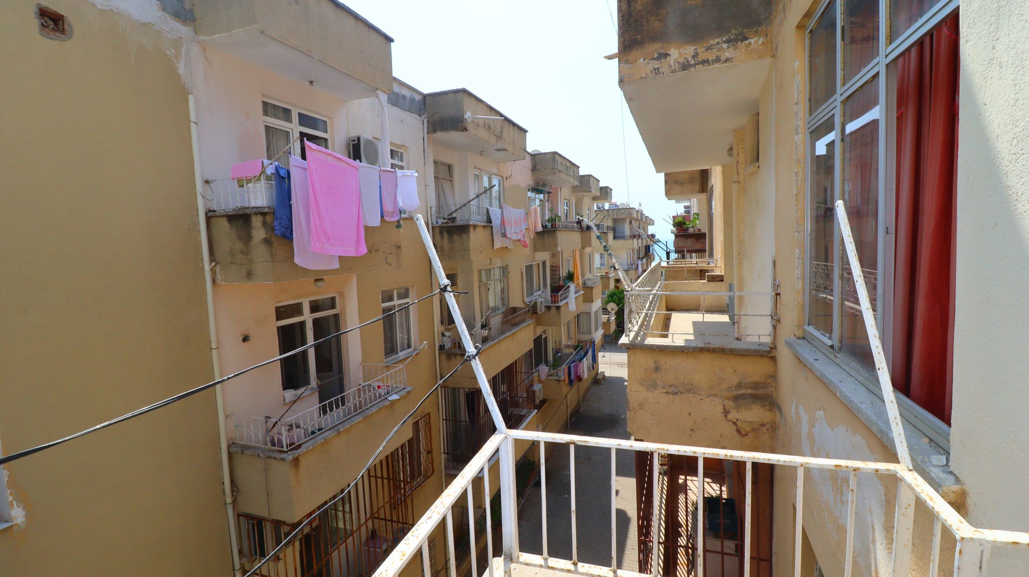 3+1 Flat for Sale in Mersin Erdemli Merkez District, 100 Meters to the Sea