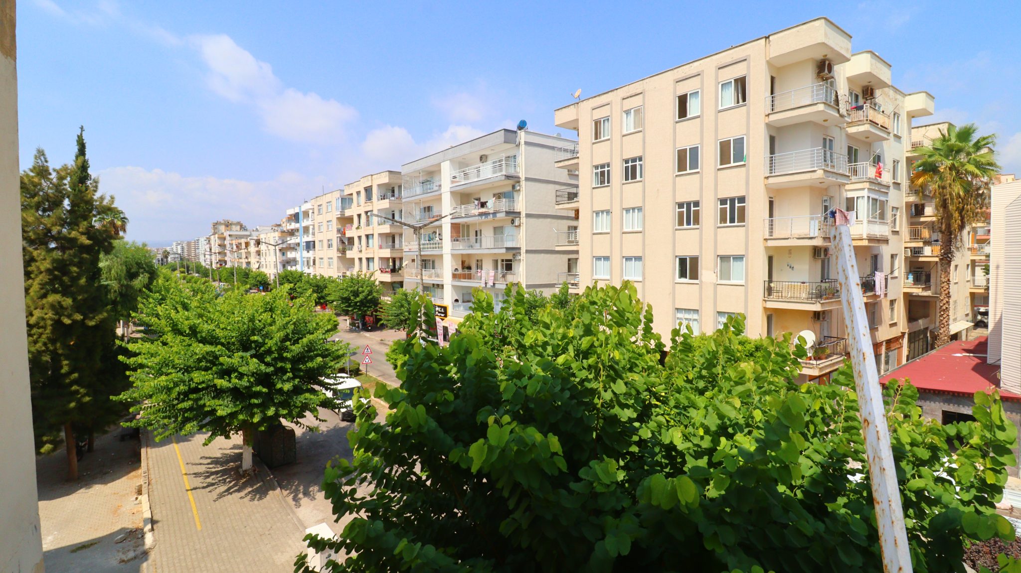 3+1 Flat for Sale in Mersin Erdemli Merkez District, 100 Meters to the Sea
