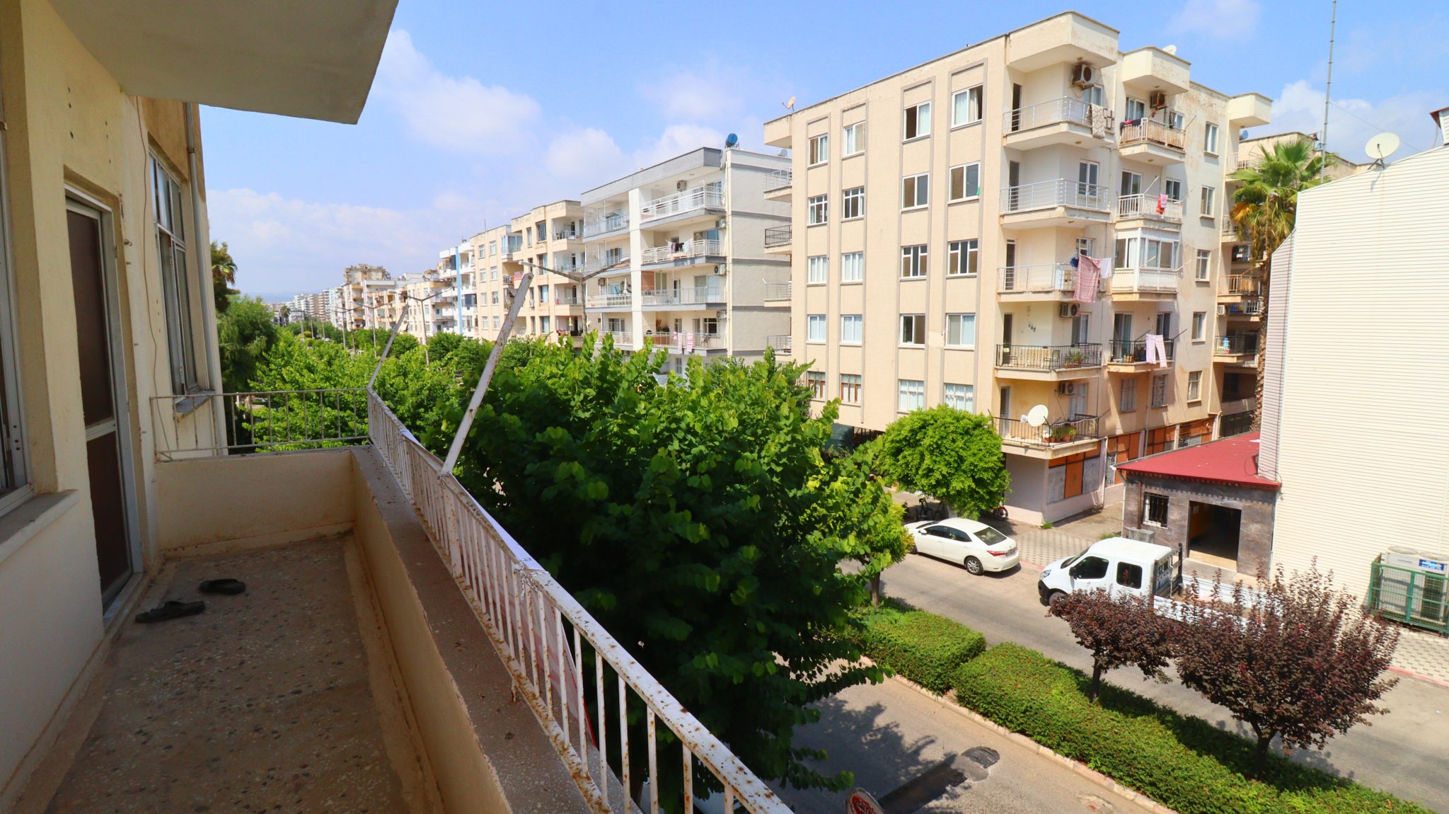 3+1 Flat for Sale in Mersin Erdemli Merkez District, 100 Meters to the Sea