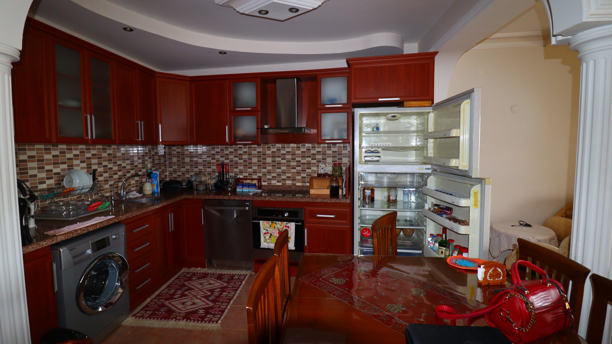 Möblierte 3+1 Wohnung zum Verkauf in Mersin Erdemli Tömük Flamingo 8 Complex