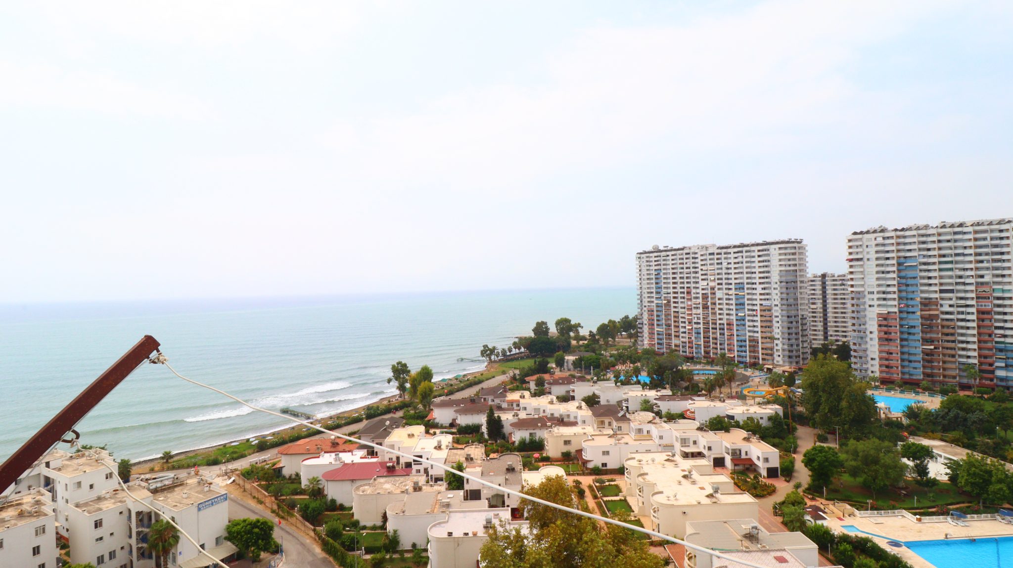 Möblierte 3+1 Wohnung zum Verkauf in Mersin Erdemli Tömük Flamingo 8 Complex