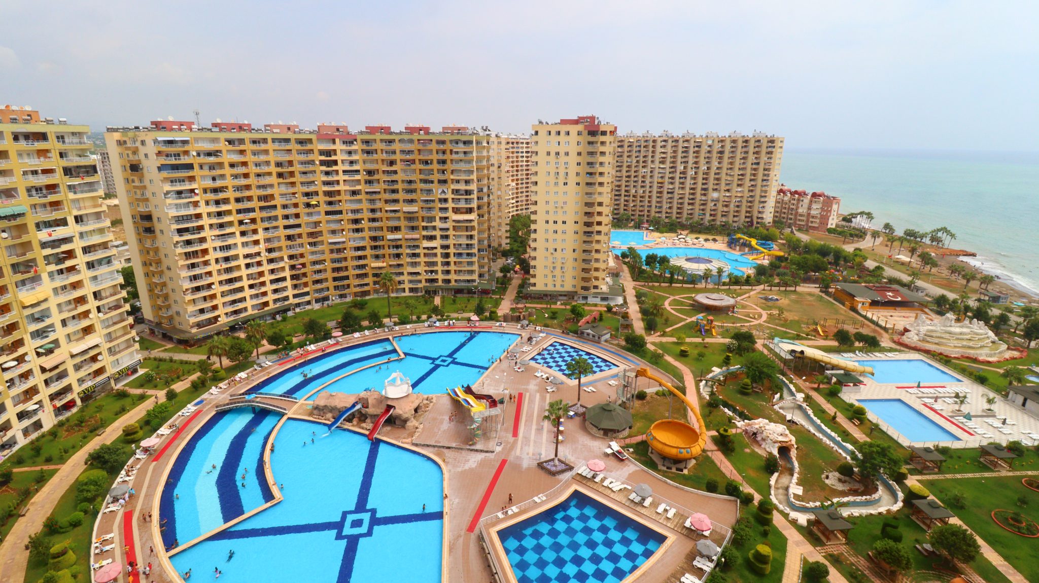 Möblierte 3+1 Wohnung zum Verkauf in Mersin Erdemli Tömük Flamingo 8 Complex