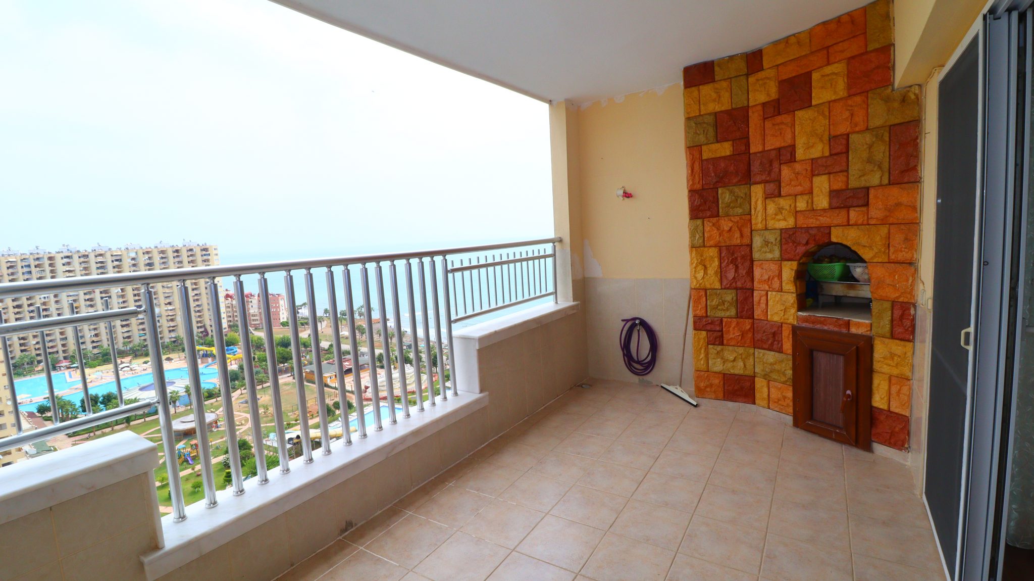 Möblierte 3+1 Wohnung zum Verkauf in Mersin Erdemli Tömük Flamingo 8 Complex