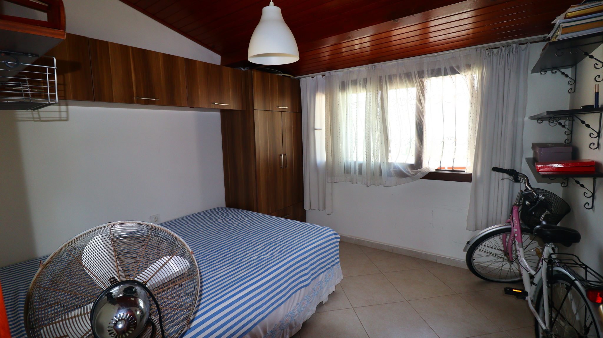 Mersin Erdemli Tömük Gondol 1 Sitesi Ahşap Teraslı Satılık 2+1 Daire