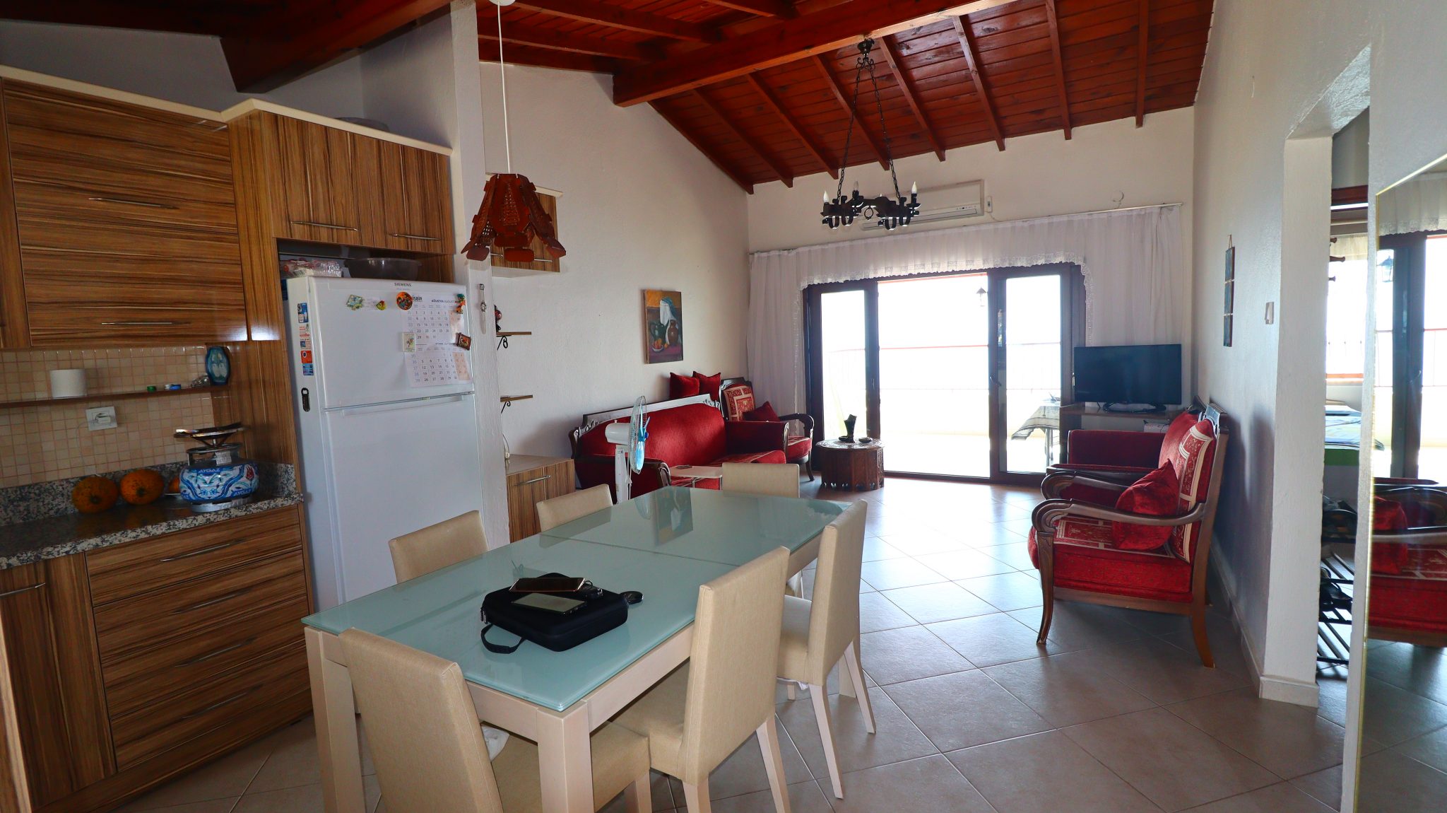 Mersin Erdemli Tömük Gondol 1 Sitesi Ahşap Teraslı Satılık 2+1 Daire