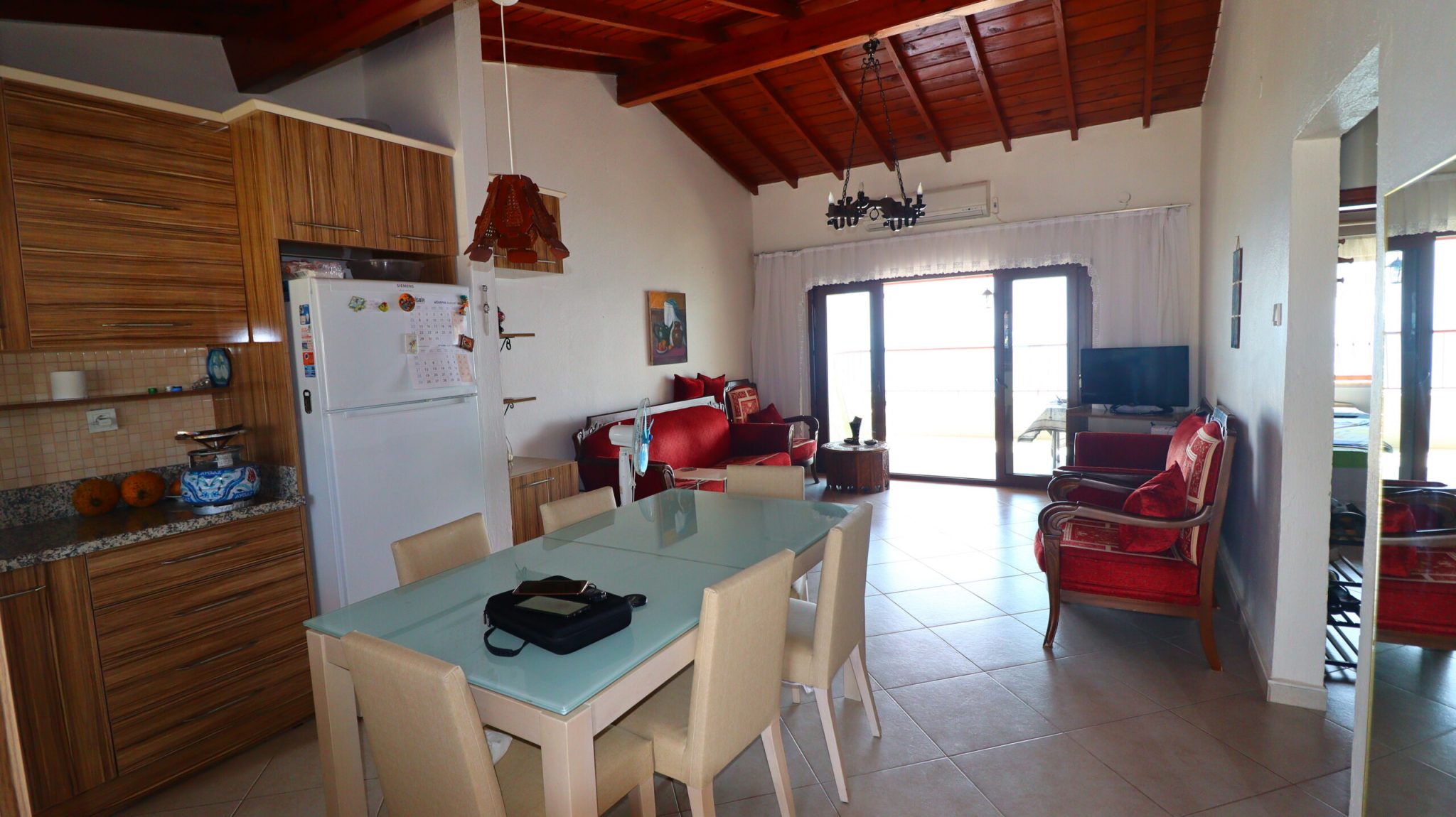 Mersin Erdemli Tömük Gondol 1 Sitesi Ahşap Teraslı Satılık 2+1 Daire