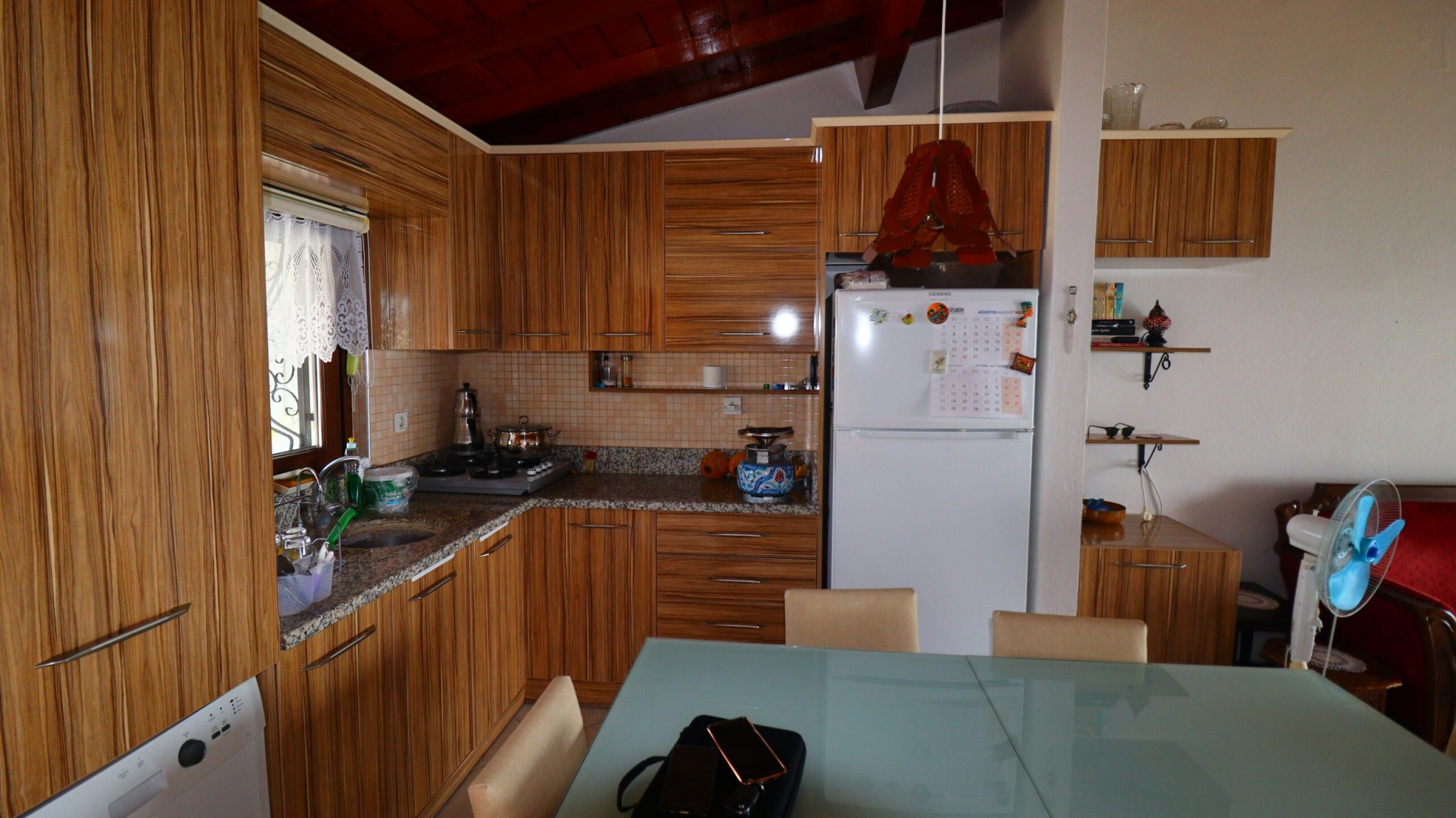 Mersin Erdemli Tömük Gondol 1 Sitesi Ahşap Teraslı Satılık 2+1 Daire