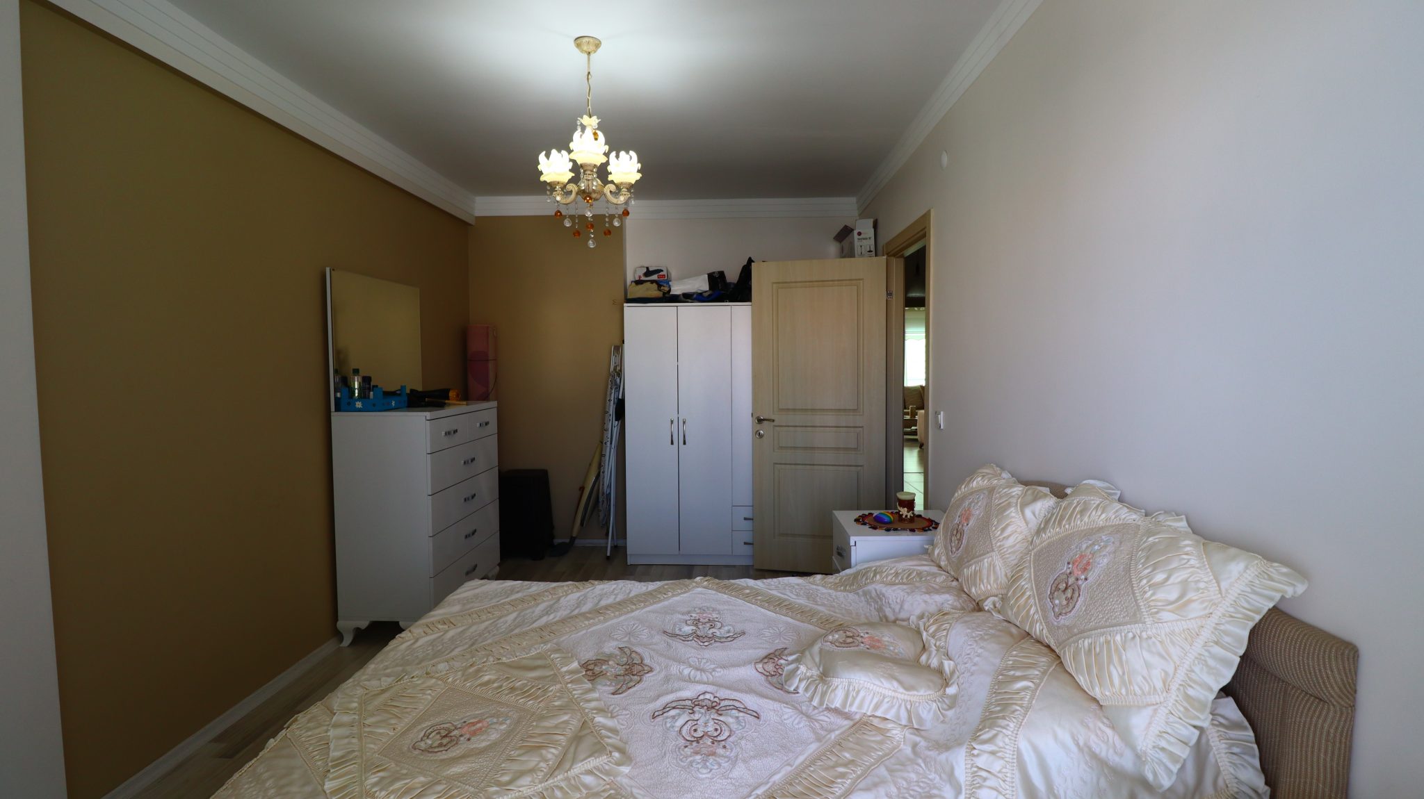 Mersin Erdemli Tömük Assa Sitesi Möblierte 2+1 Wohnung zu verkaufen