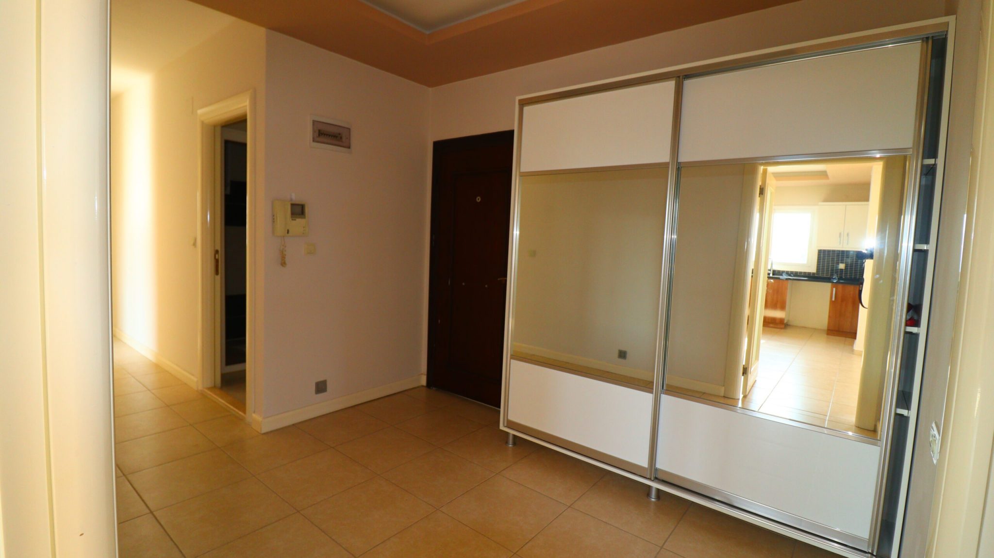 Mersin Erdemli Devlet Hastanesi Karşısı Satılık 3+1 Geniş Daire