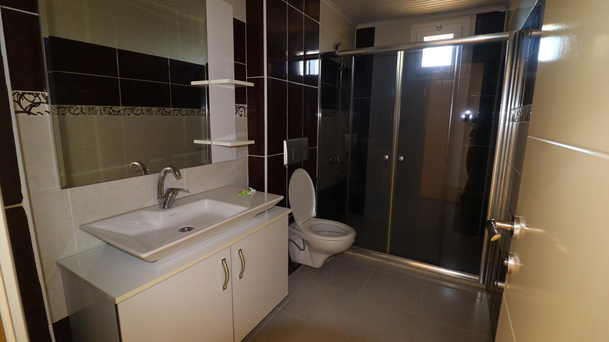 Mersin Erdemli Devlet Hastanesi Karşısı Satılık 3+1 Geniş Daire