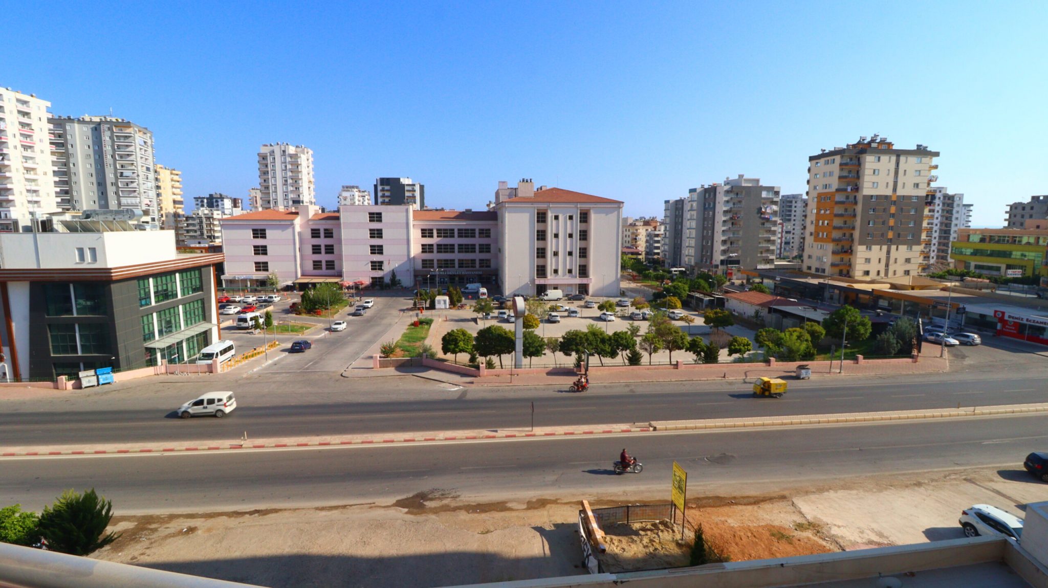 Mersin Erdemli Devlet Hastanesi Karşısı Satılık 3+1 Geniş Daire