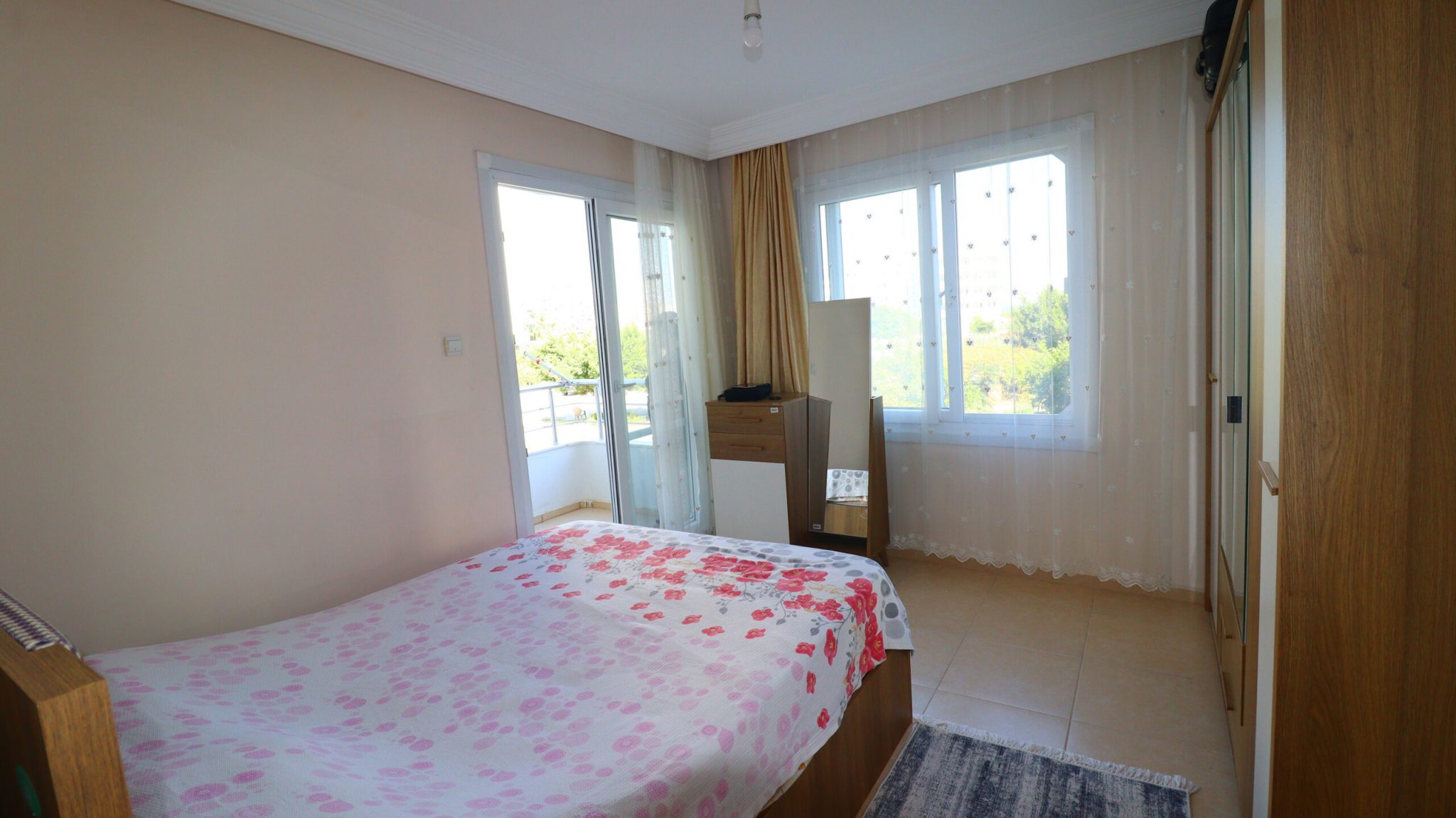 Çeşmeli Adakoğlu Danize Sıfır Site İçinde Eşyalı Satılık 3+1 Dubleks Daire