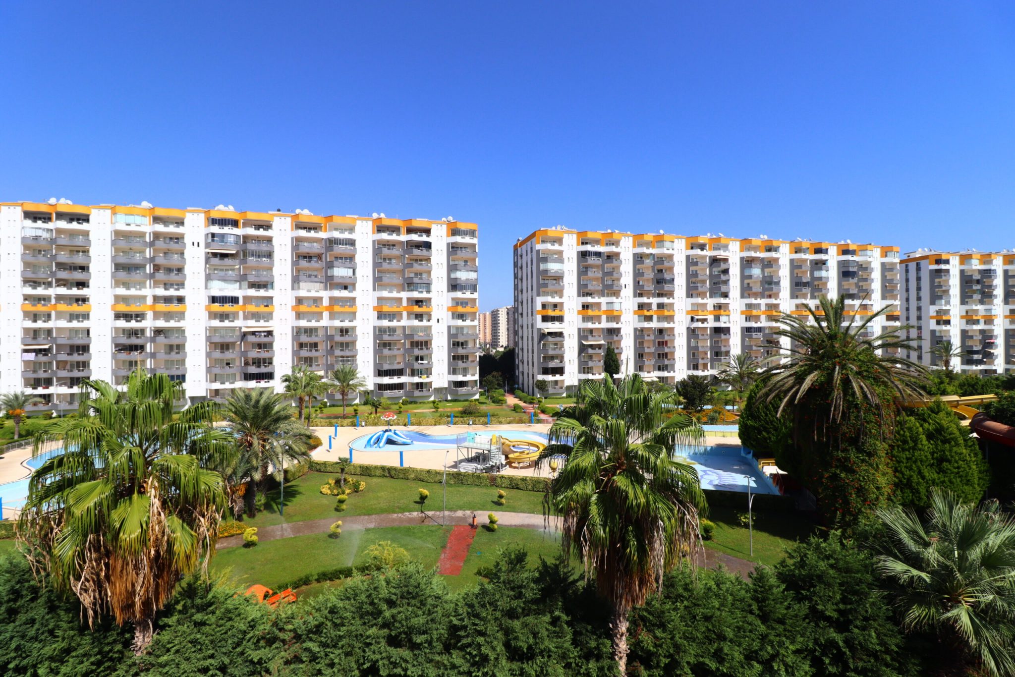 Mersin Erdemli Kargıpınarı Bahama Sitesi Satılık 3+1 Teras Katı Daire