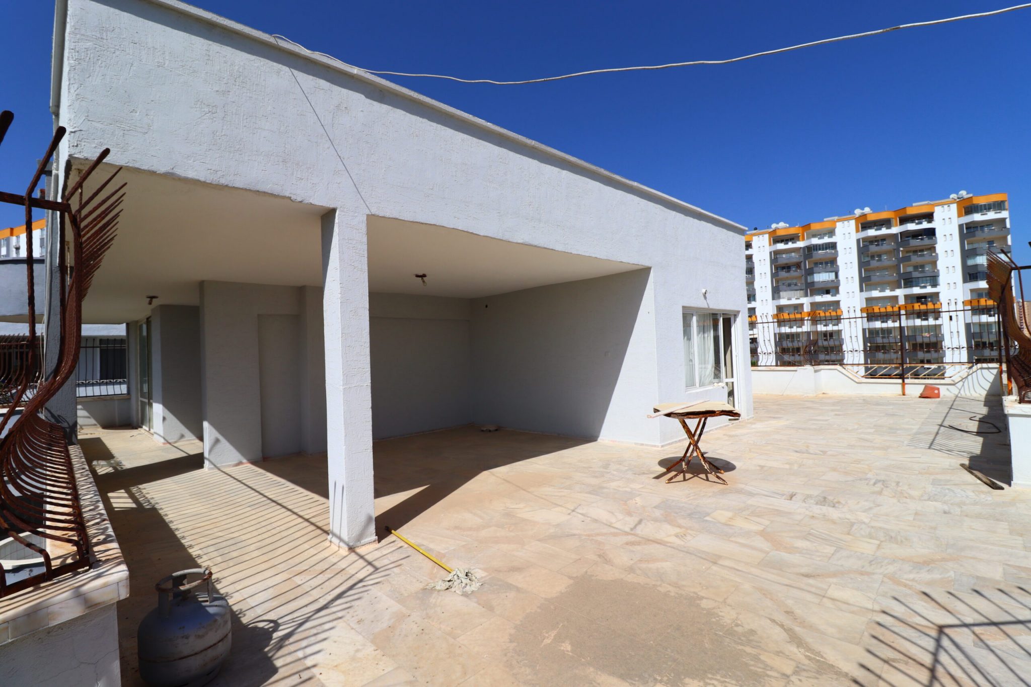 Mersin Erdemli Kargıpınarı Bahama Sitesi Satılık 3+1 Teras Katı Daire
