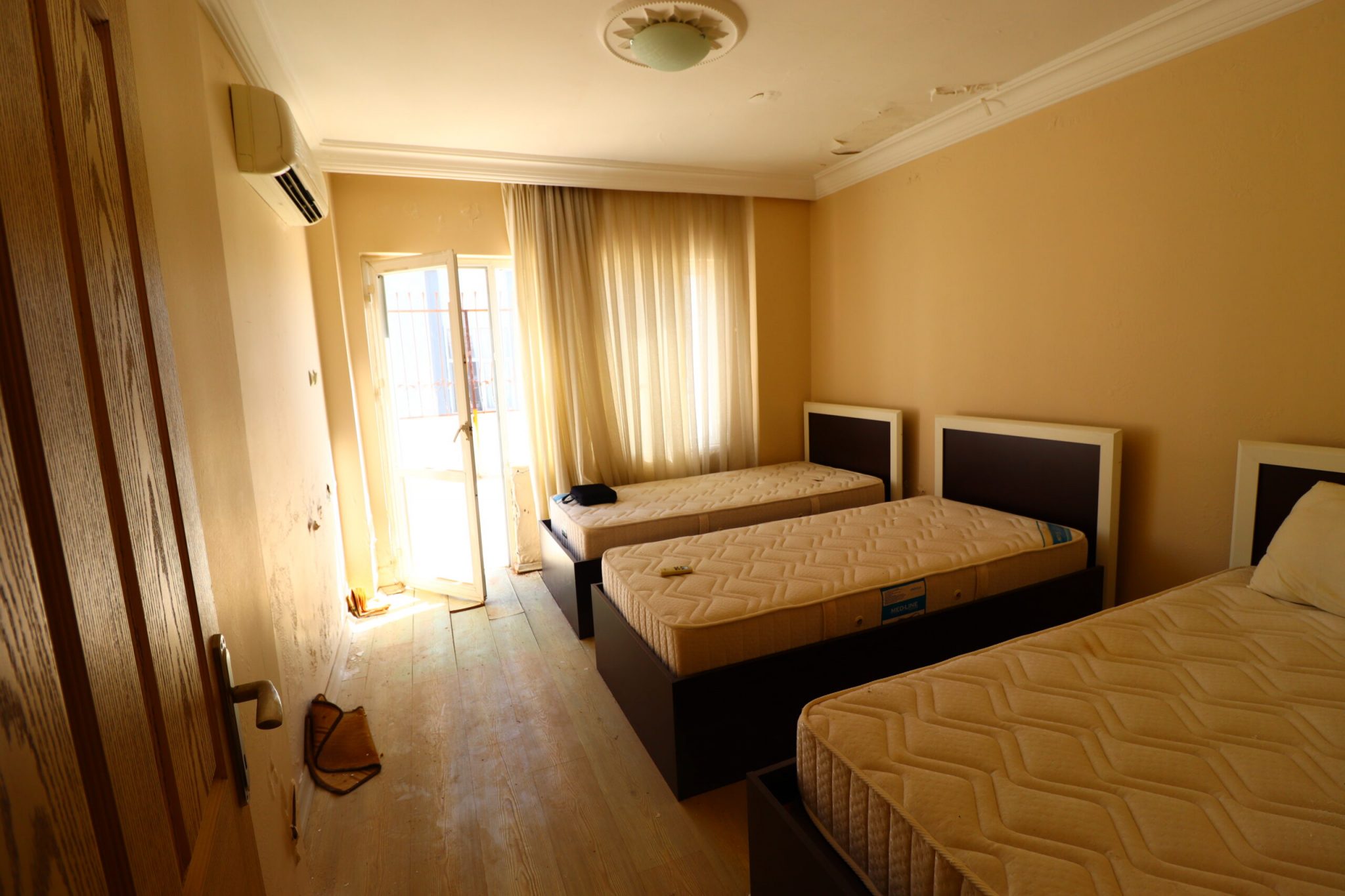 Mersin Erdemli Kargıpınarı Bahama Sitesi Satılık 3+1 Teras Katı Daire