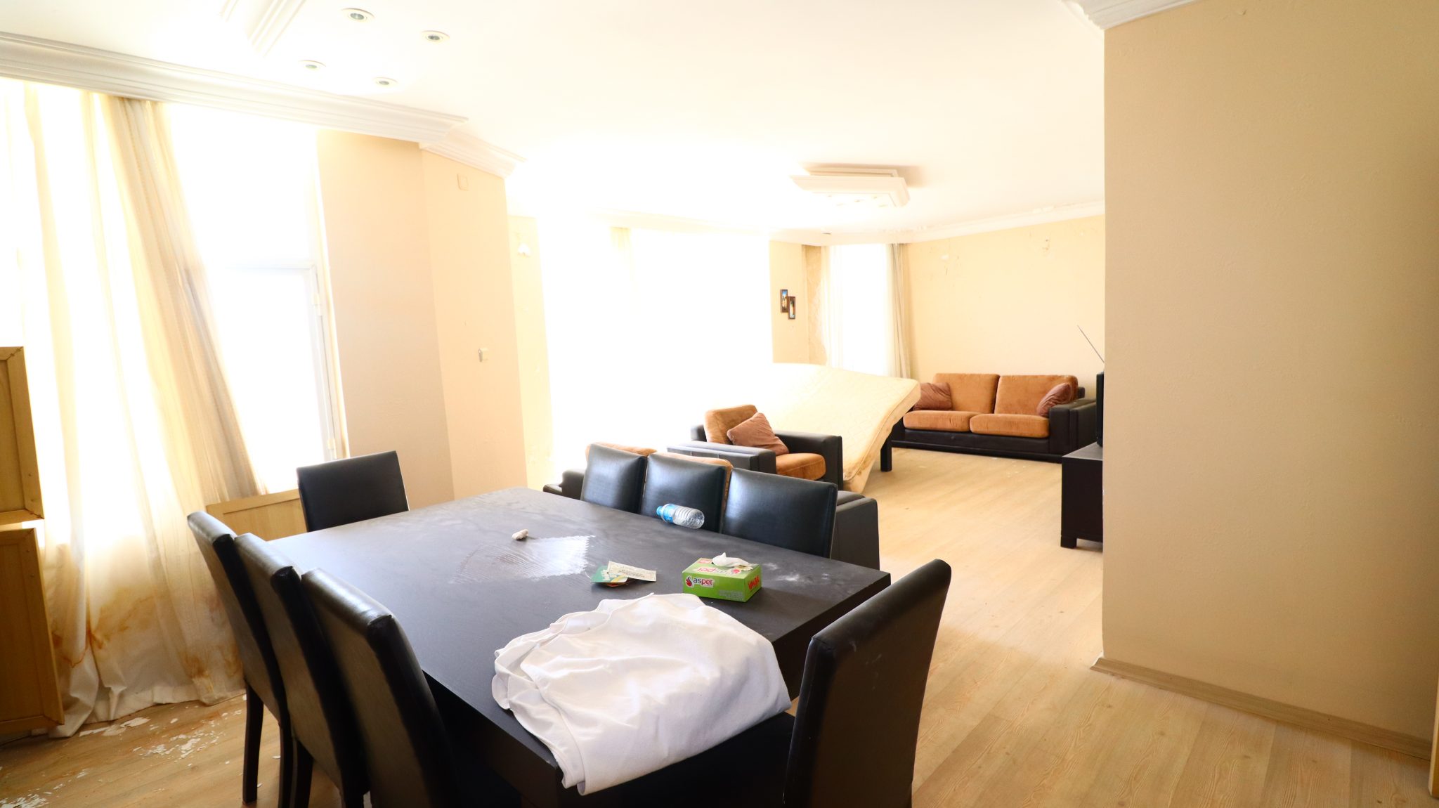 Mersin Erdemli Kargıpınarı Bahama Sitesi 3+1 Wohnung zum Verkauf auf der Terrassenetage