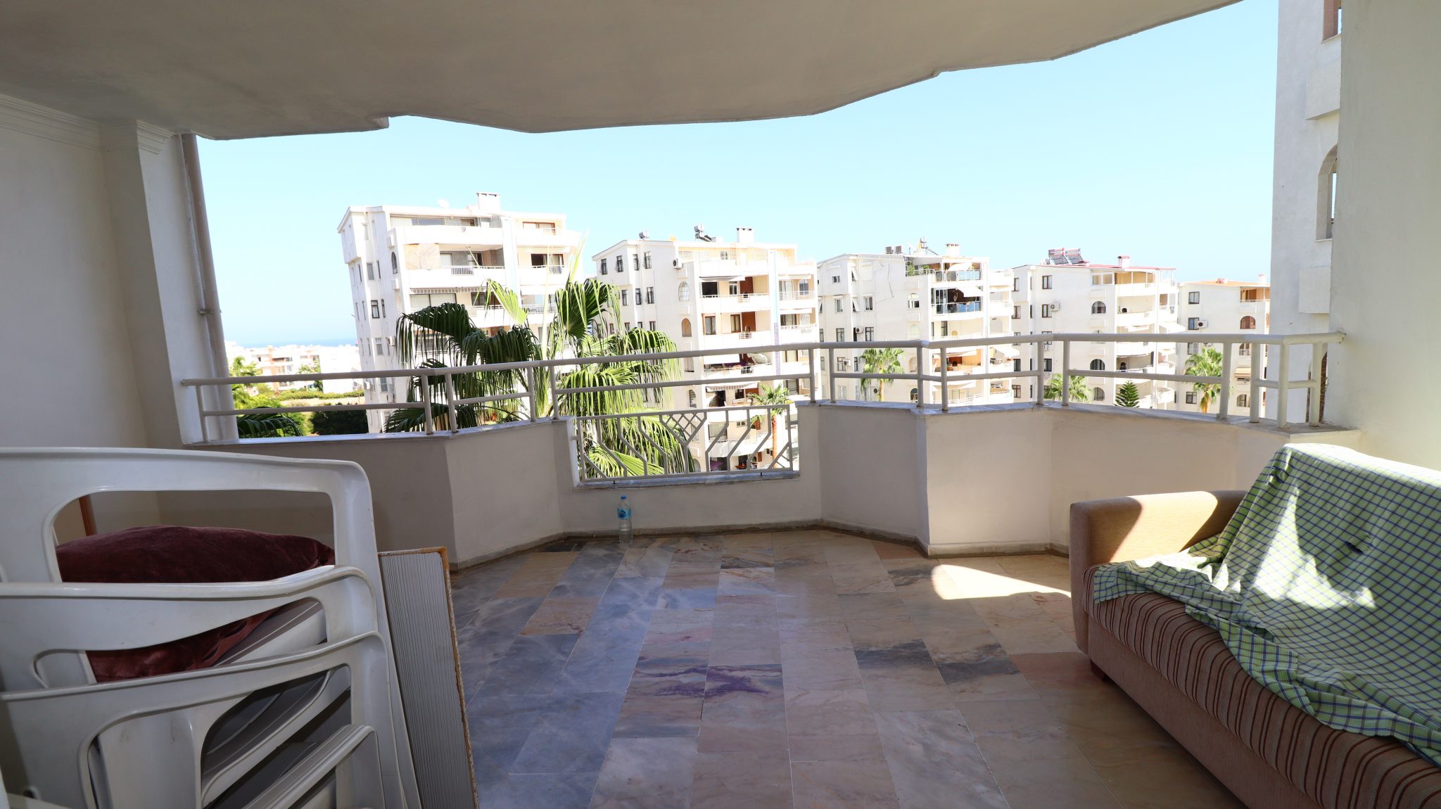 Mersin Erdemli Kumkuyu Alkent Sitesi Möblierte 2+1 Wohnung zu verkaufen