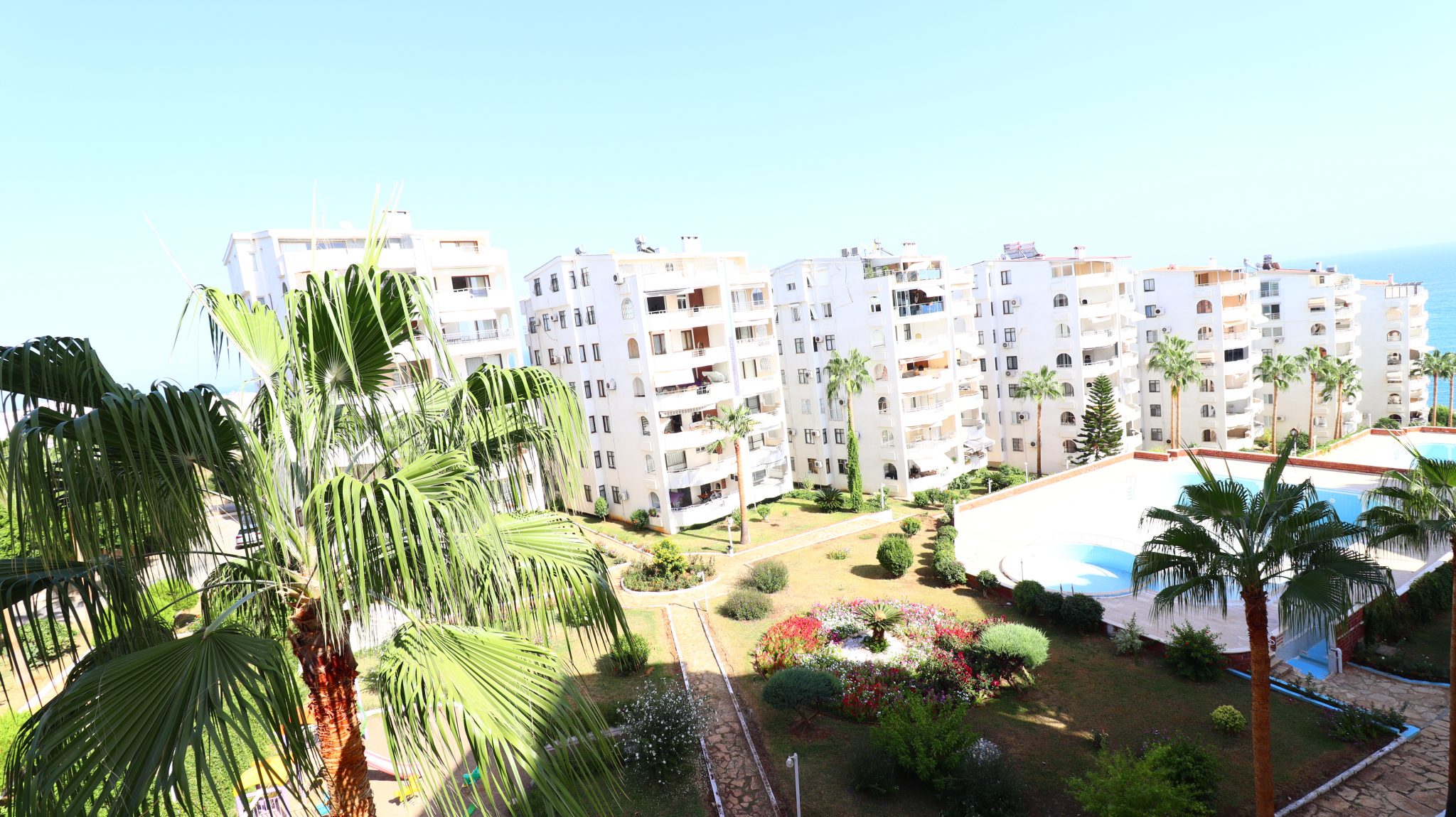 Mersin Erdemli Kumkuyu Alkent Sitesi Möblierte 2+1 Wohnung zu verkaufen