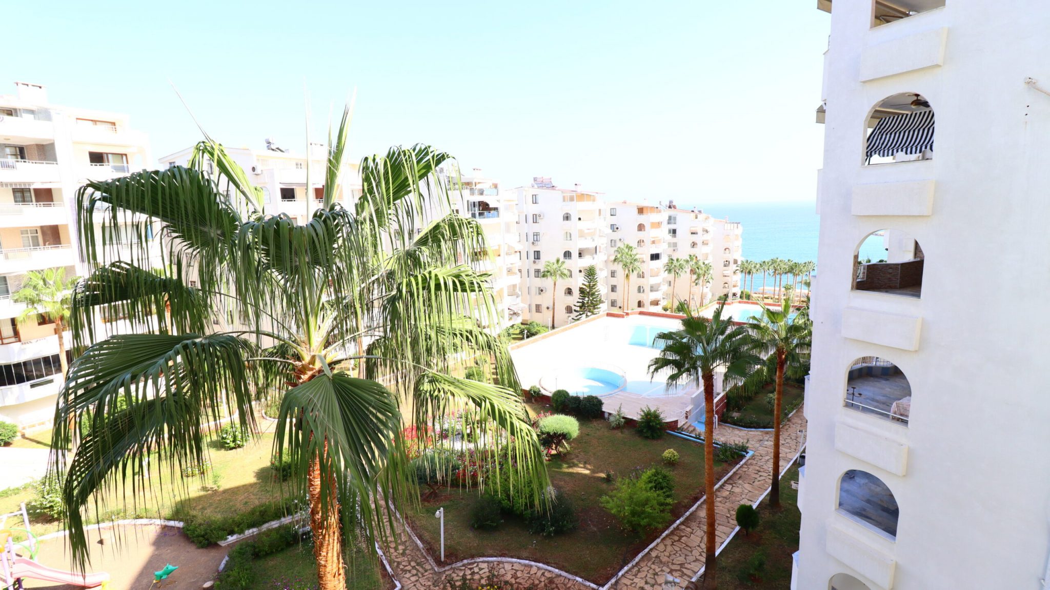 Mersin Erdemli Kumkuyu Alkent Sitesi Eşyalı Satılık 2+1 Daire