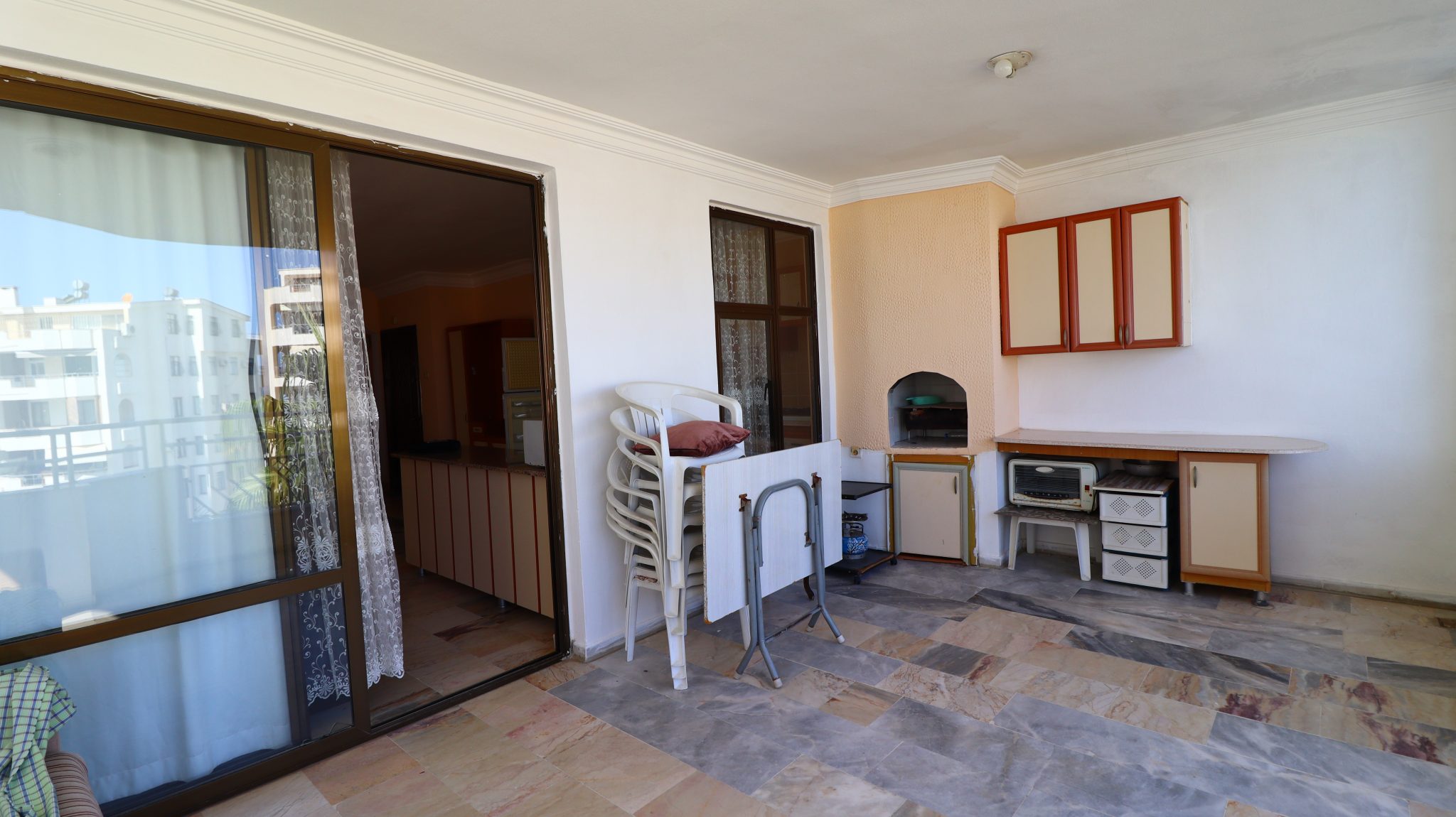 Mersin Erdemli Kumkuyu Alkent Sitesi Möblierte 2+1 Wohnung zu verkaufen