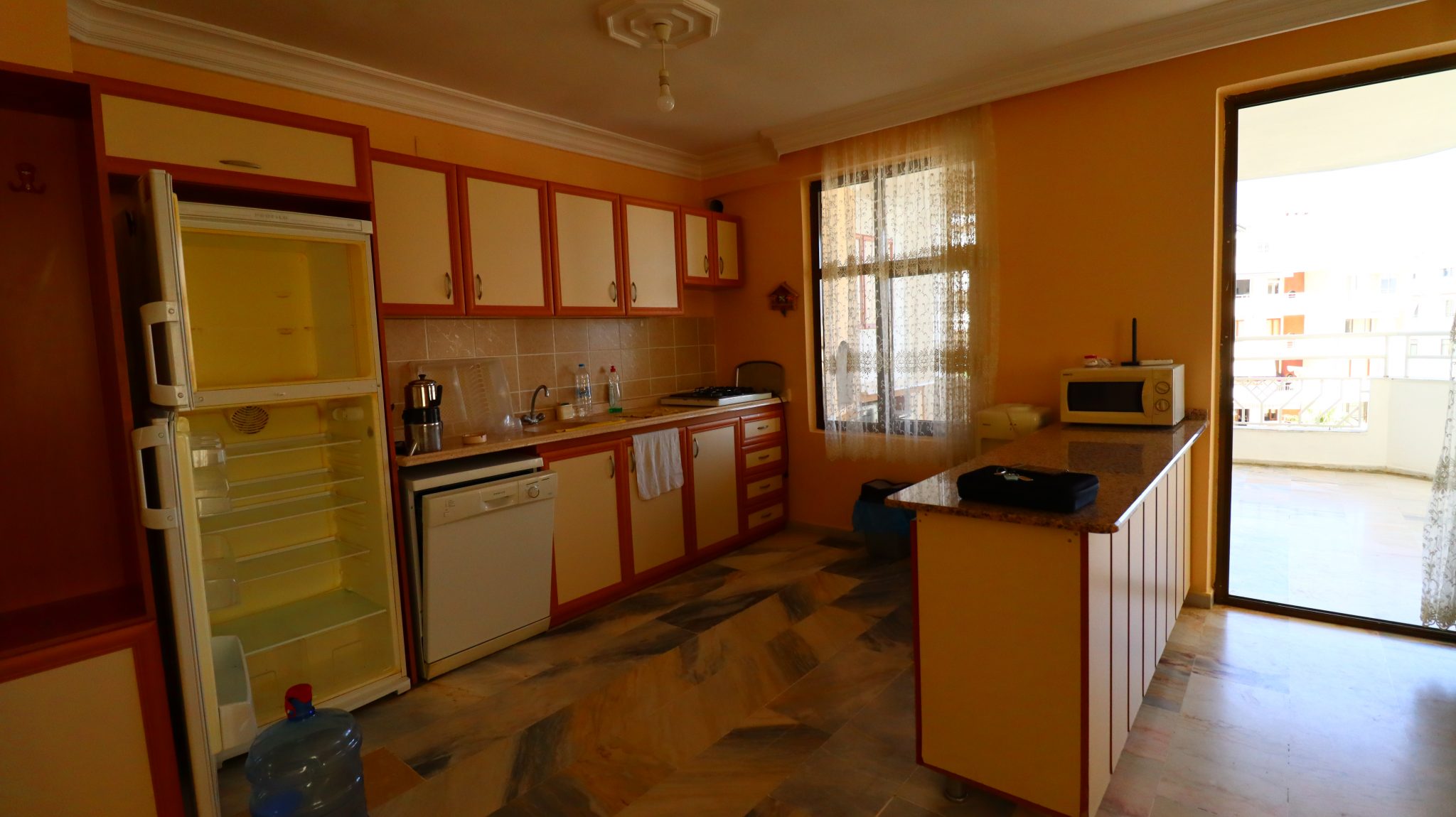 Mersin Erdemli Kumkuyu Alkent Sitesi Möblierte 2+1 Wohnung zu verkaufen