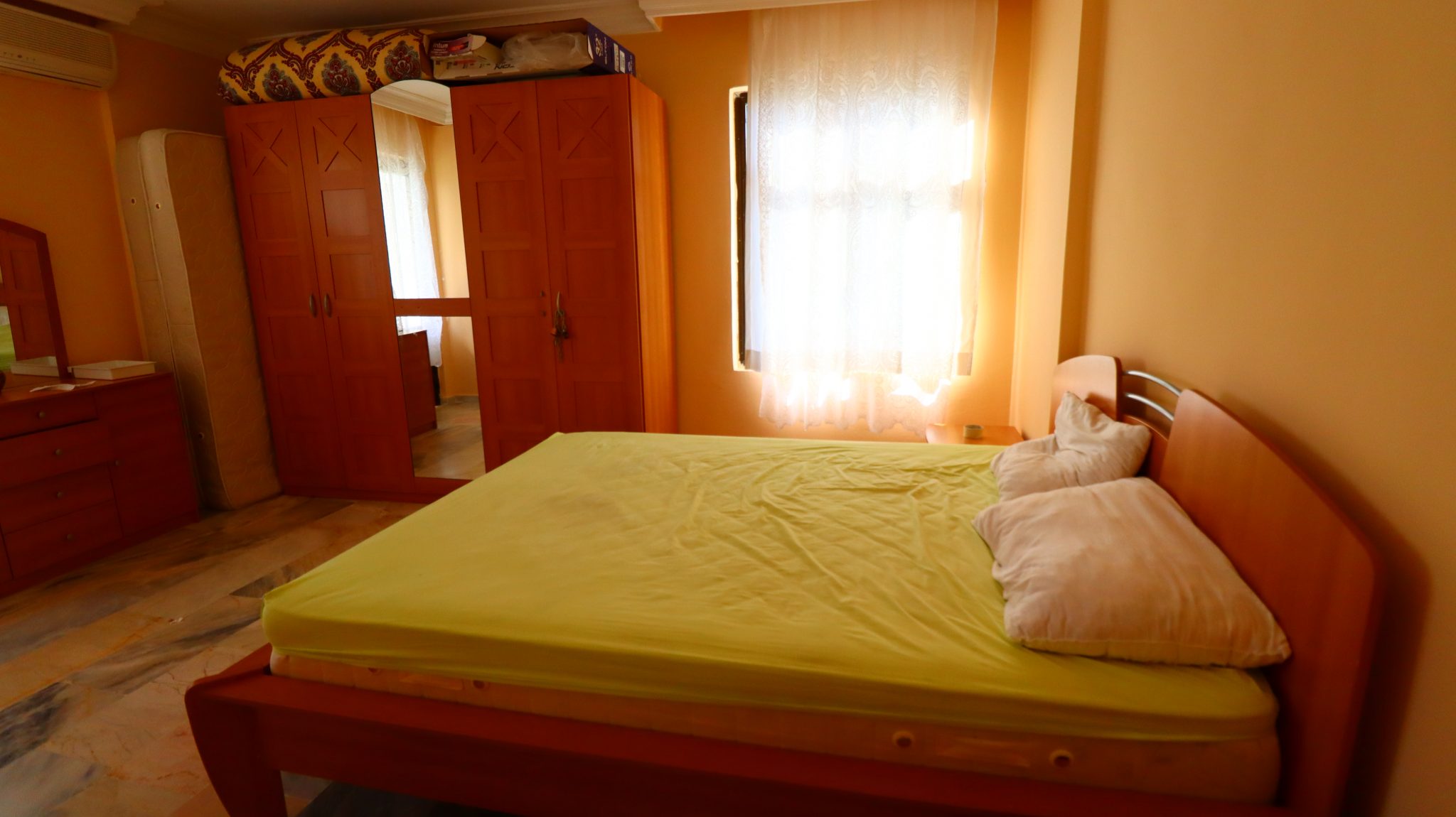 Mersin Erdemli Kumkuyu Alkent Sitesi Möblierte 2+1 Wohnung zu verkaufen