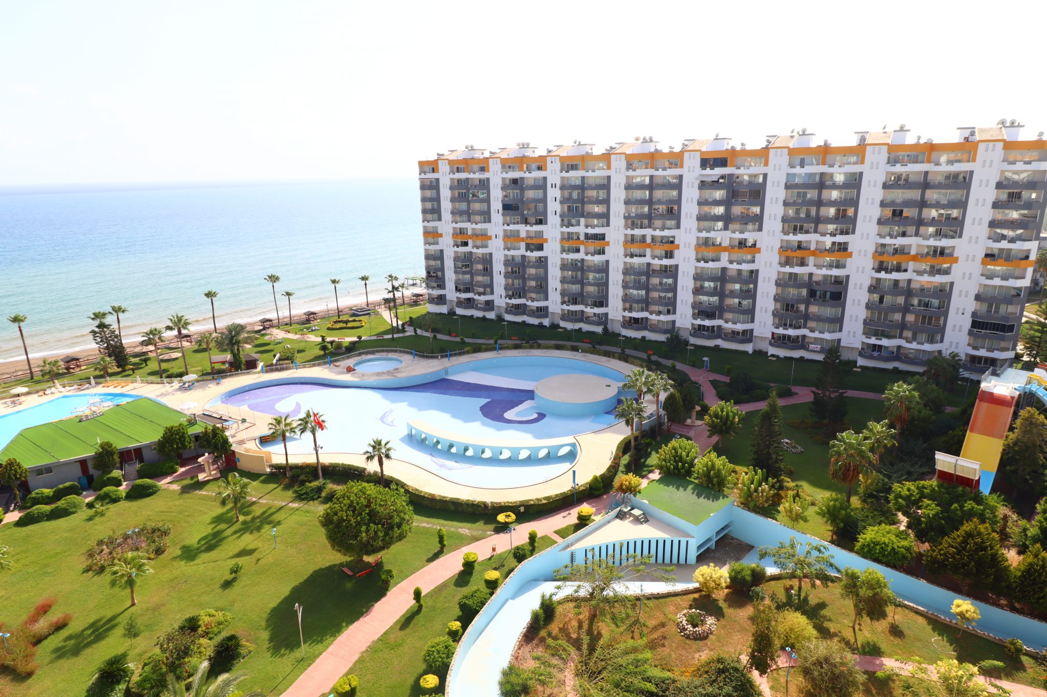 Mersin Erdemli Kargipınarı Queenaba Site 3+1 Geeignete Wohnung zu verkaufen