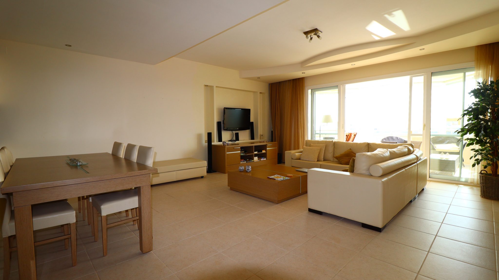 Mersin Erdemli Kargipınarı Queenaba Site 3+1 Geeignete Wohnung zu verkaufen